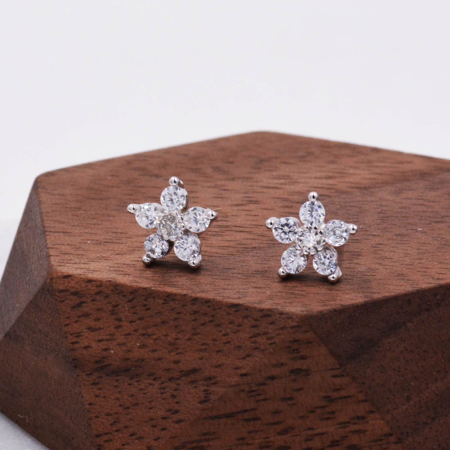 Very Sparkly Forget-me-not Flower Dainty Stud Earrings in Sterling Si…
