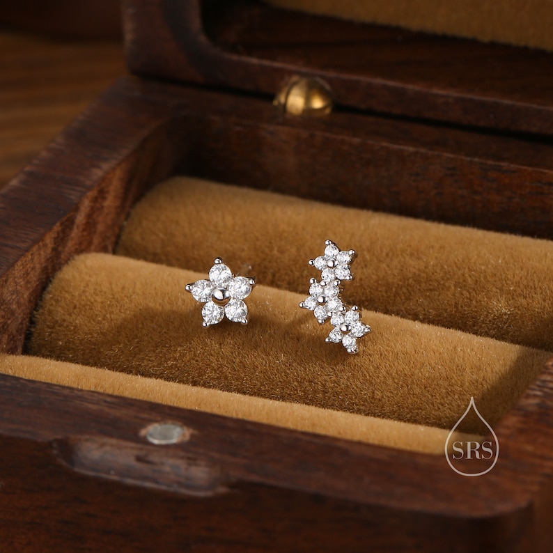 Pendientes asimétricos Forget Me Not Flower Bouquet CZ Stud en plata de ley, plata, oro u oro rosa, aretes de flores CZ no coincidentes imagen 4