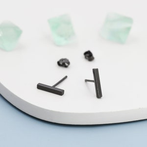 Zwarte staafoorknopjes in sterlingzilver, zwart gerhodineerd sterlingzilver, 10 mm staafoorbellen, minimalistische oorbellen