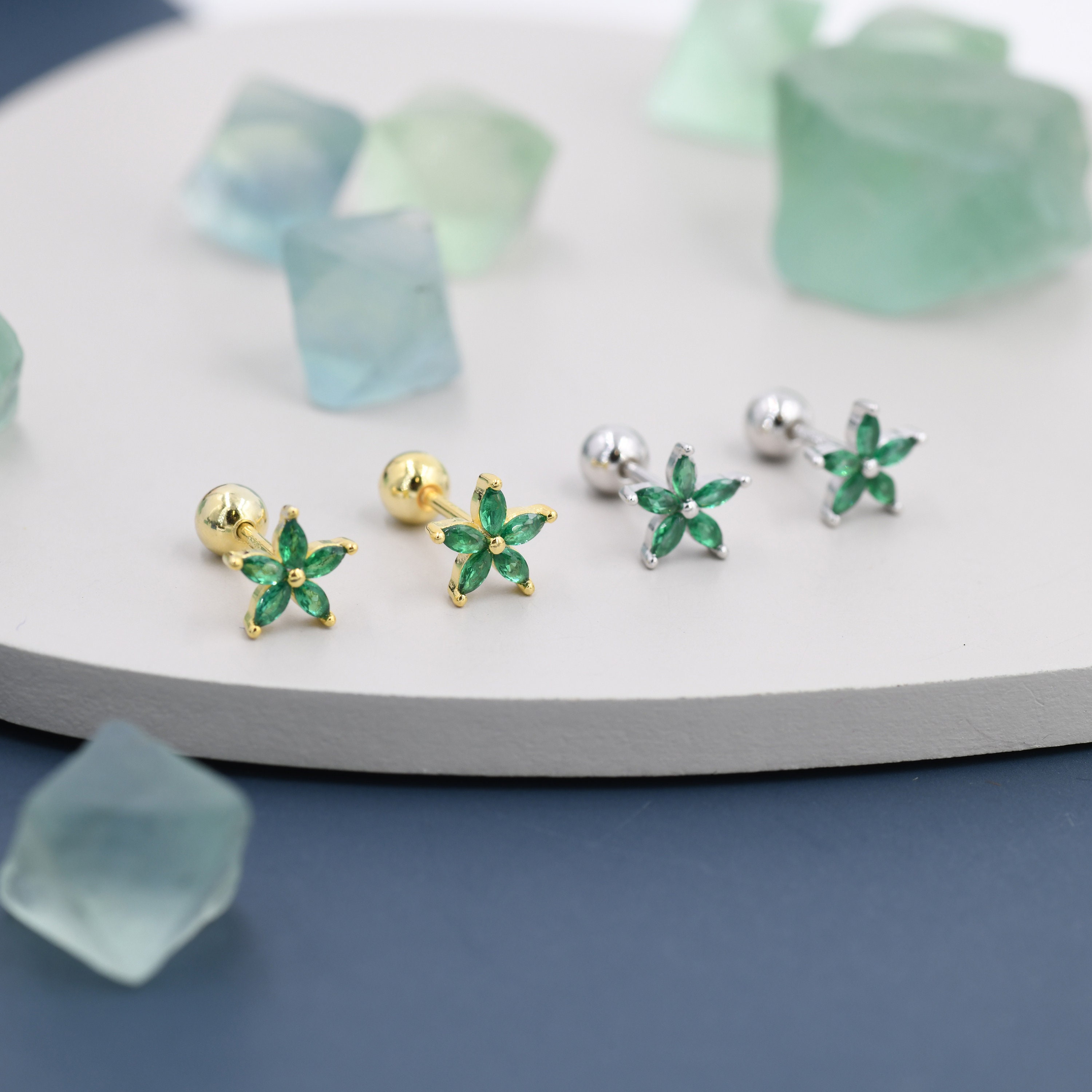 Boucles D'oreilles Femme, Clous Fleur En Cubic Zirconia Verte, Plaqué Argent, Fabrication Inde