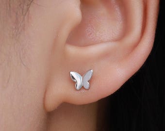 Pendientes de mariposa pequeños en plata de ley, plata, oro u oro rosa. Pendientes de mariposa, pendientes de animales. Pendientes de mariposa pequeños.