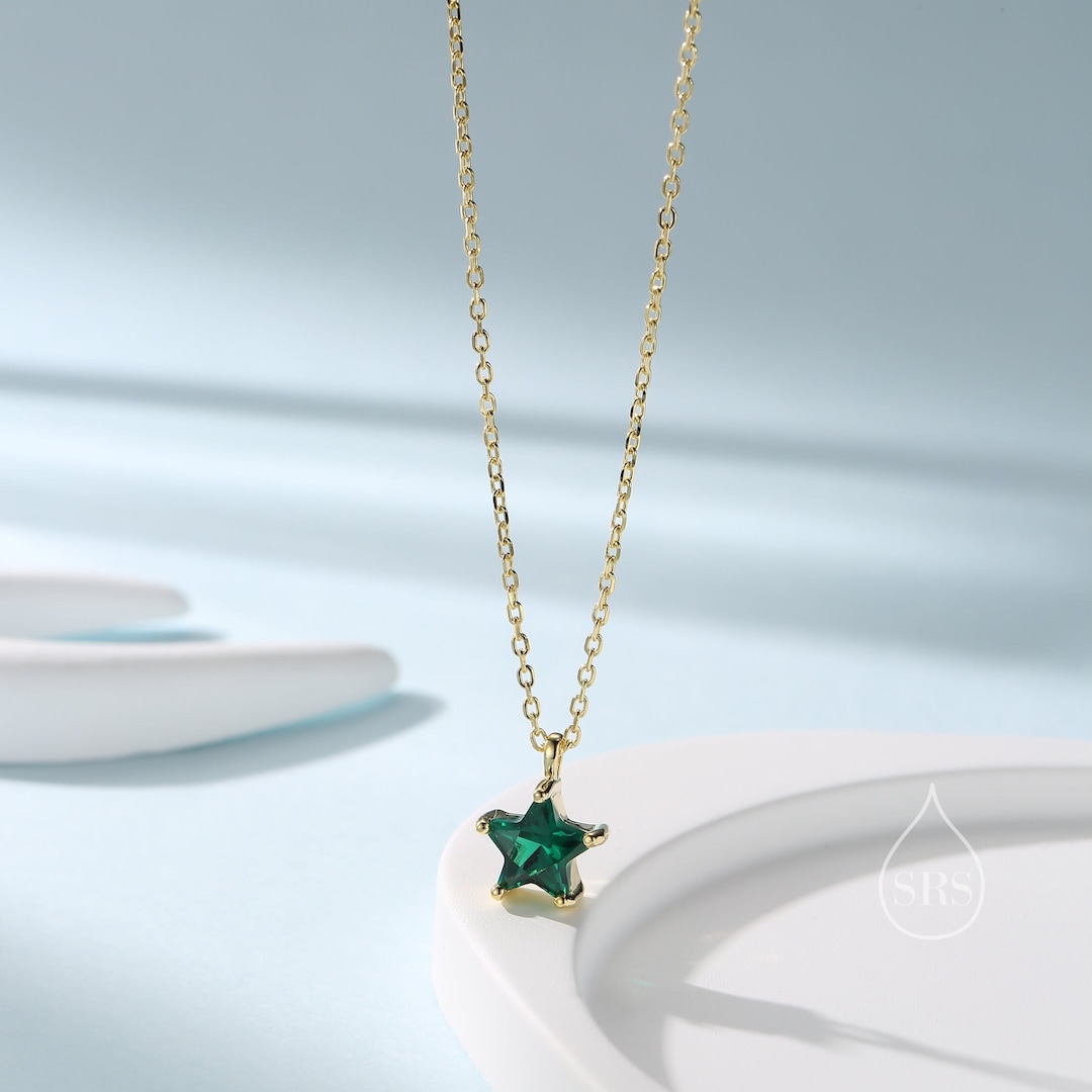 Orecchini a cerchio con stella CZ in argento sterling, argento