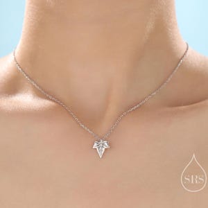 Lindo collar con colgante de hoja de hiedra en plata de ley, plata, oro u oro rosa. Collar con hoja de hiedra en plata.