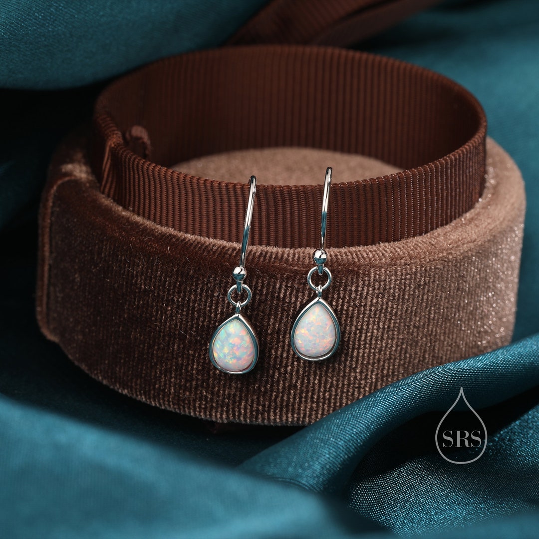 Boucles D’oreilles Femme Soirée – Style Goutte/pampille Avec Pierres Blanches – Occasion