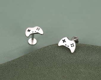 Sterling Silver Game Controller 16G Flat Back Labret Earrings