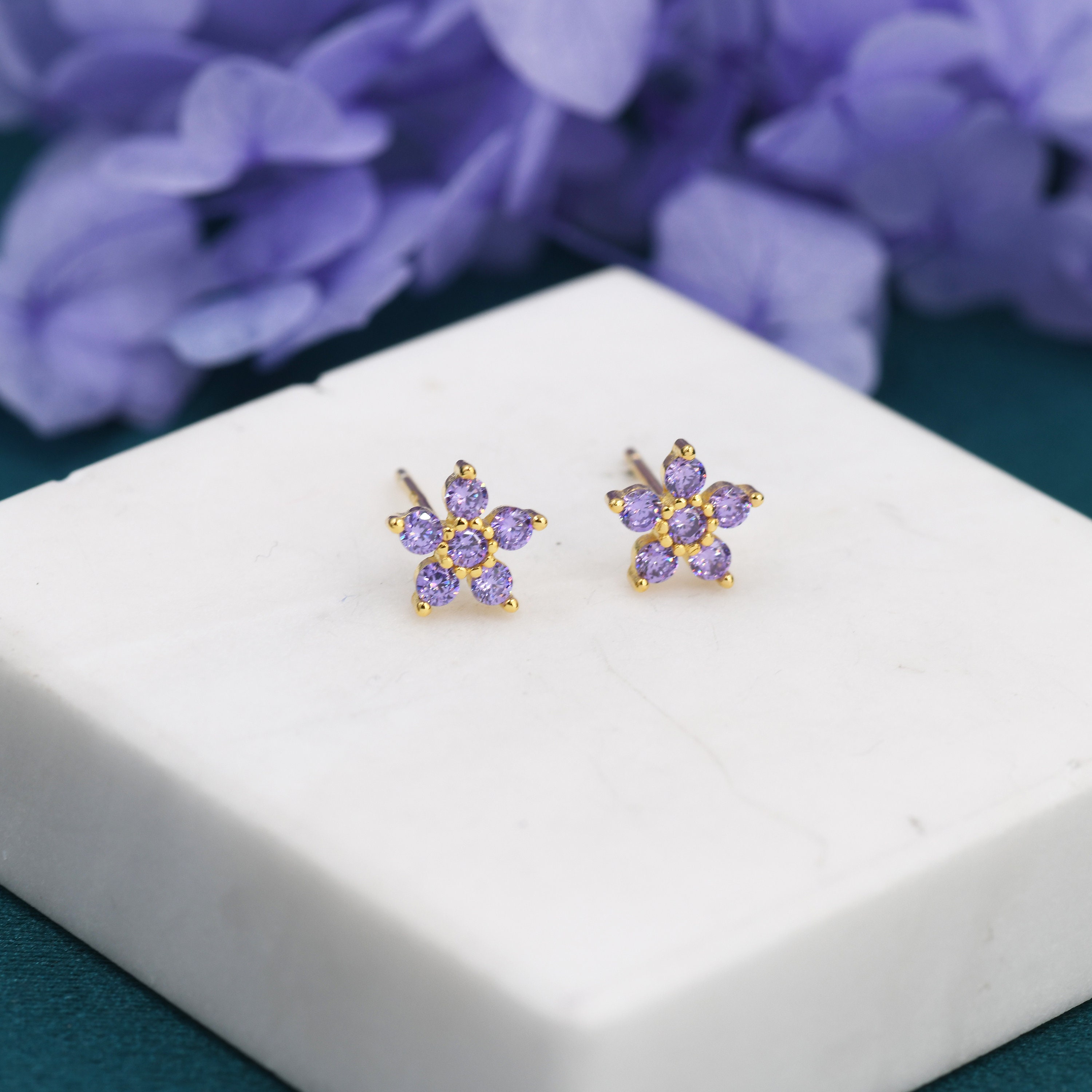 [LLOYD]韓国ブランド☆Flower Violet Amethyst Earring Gemstone and Diamond 14kt Gold Flower Earrings | Costco