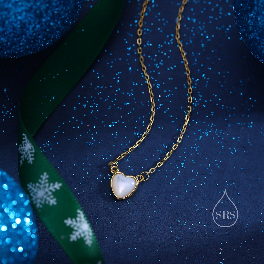 Ari Heart Gold Pendant Necklace in Ivory Mother-of-Pearl