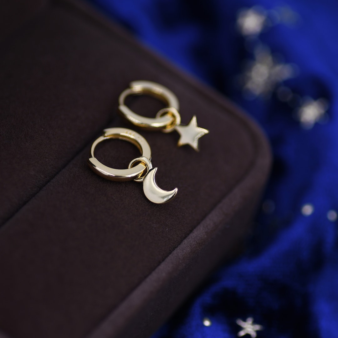 Mismatched Moon and Star Charm Huggie Hoop Earrings, Detachable Charm Hoops, Celestial Earrings, Silver, Gold and Rose Gold - Etsy Japan