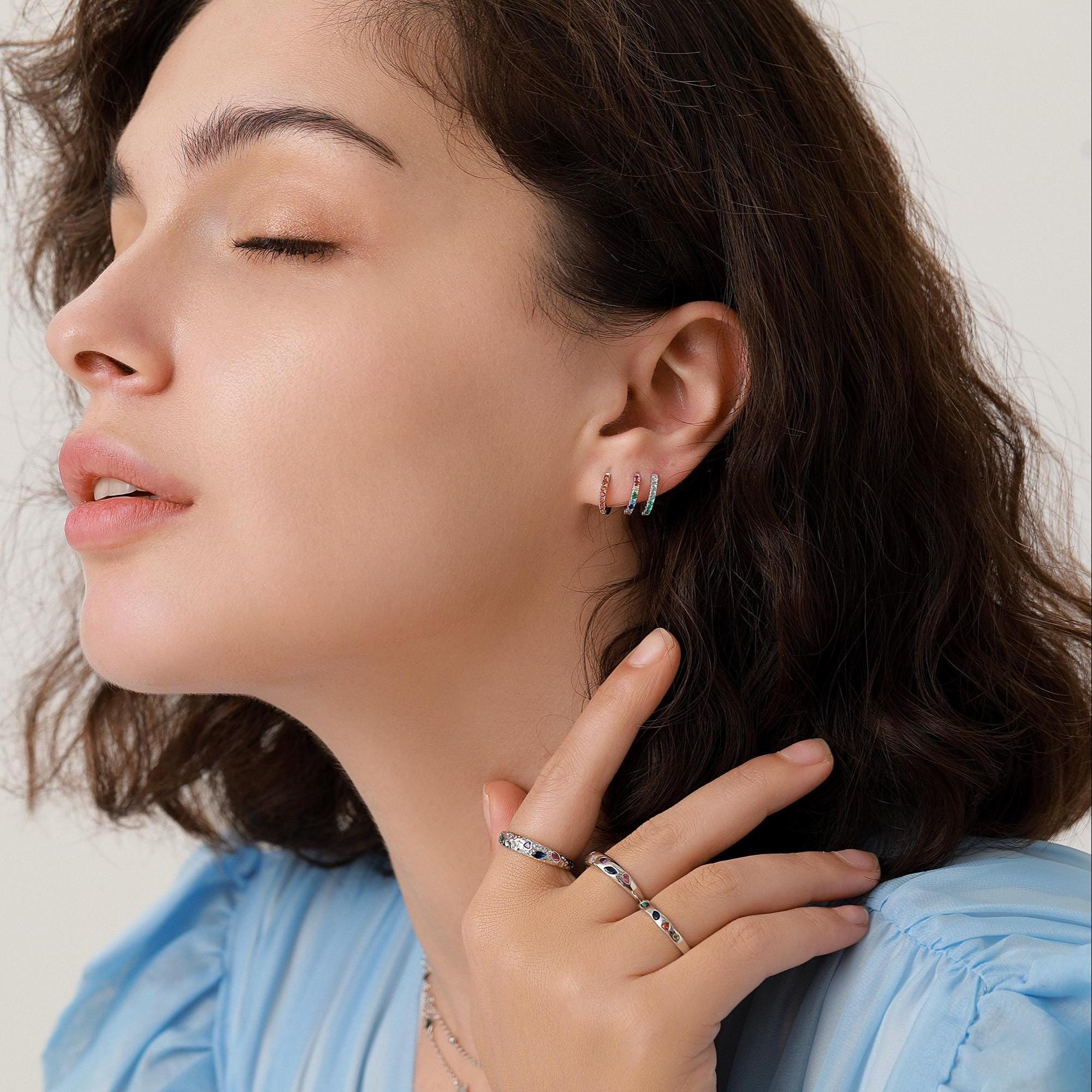 Orecchini a Cerchio Argento - STROILI - Orecchini A Cerchio Huggie In Argento Sterling Con Zirconia...Orecchini a Cerchio Colorati Orecchini Huggie in Argento Sterling