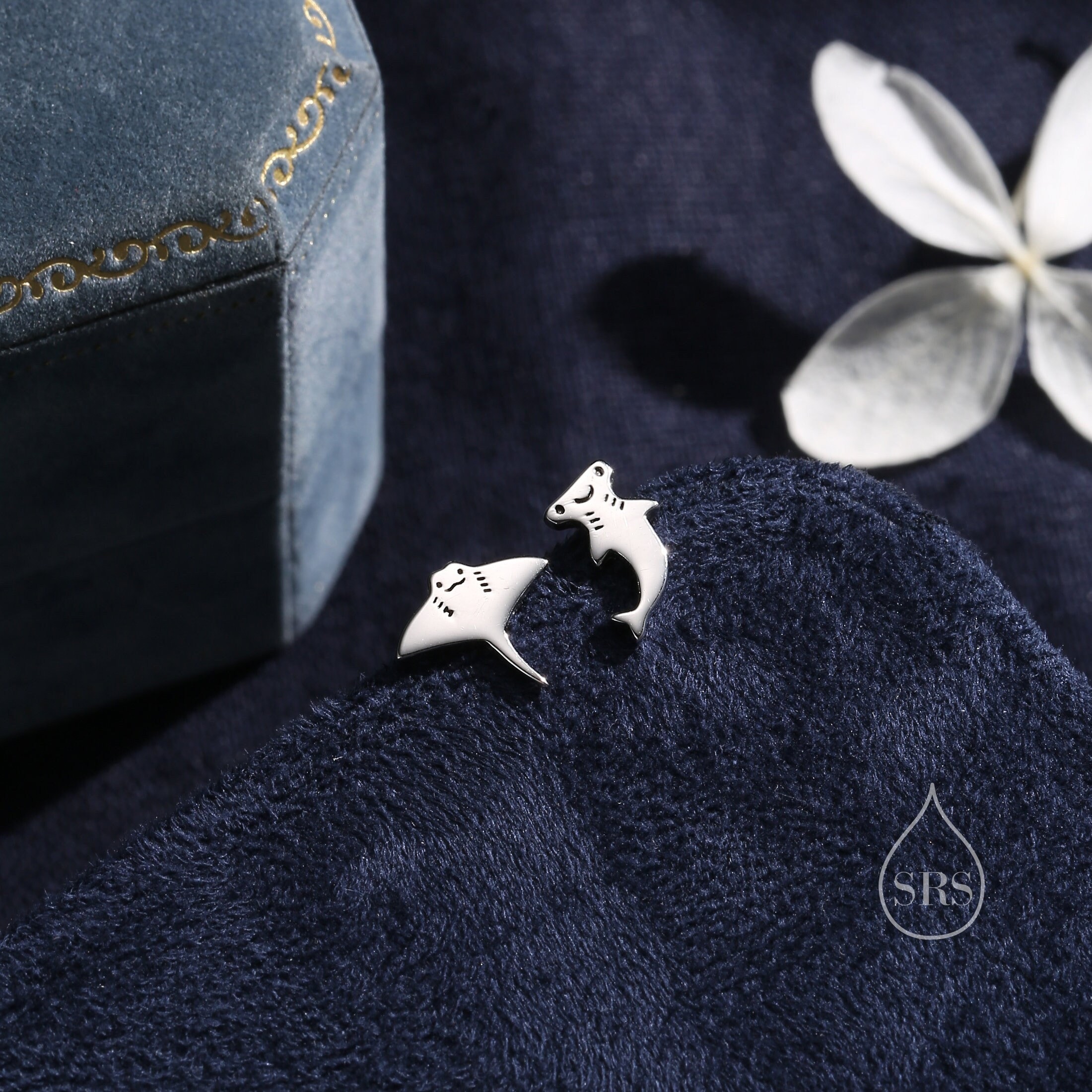 Mismatched Kawaii Hammerhead Shark & Manta Ray 16G Internally