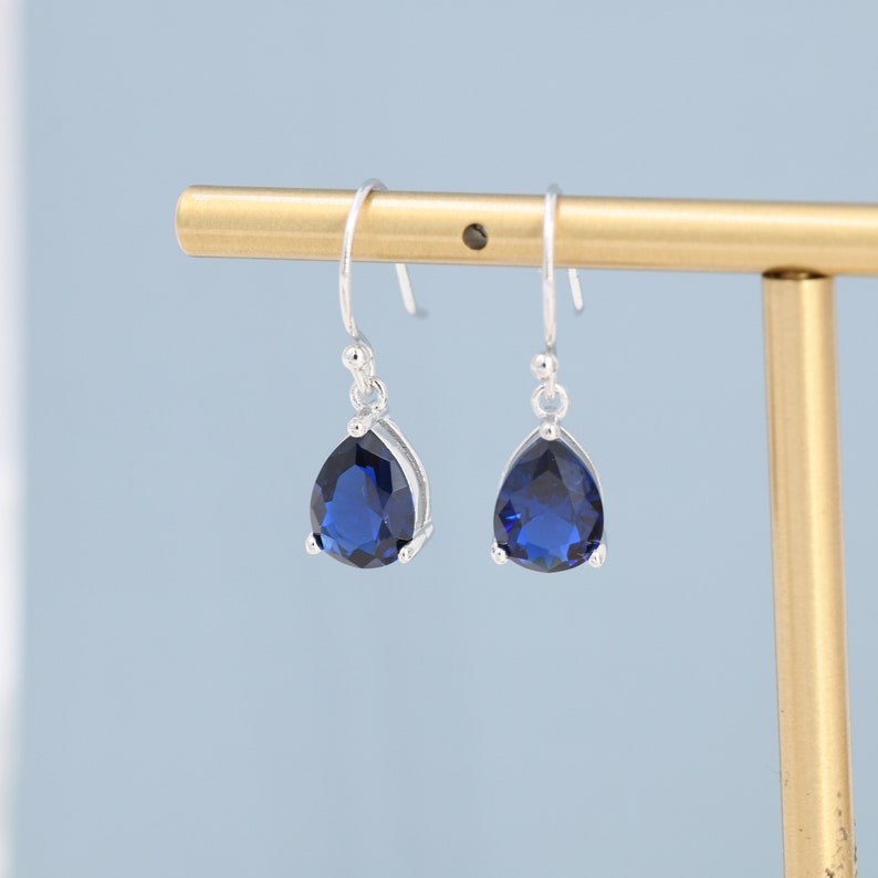 Sapphire Blue Pear Cut CZ Drop Oorbellen in Sterling Zilver, Zilver of Goud, Blauwe Druppel Dangle Oorbellen afbeelding 3