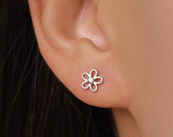 Small Forget-me-not Flower Blossom Stud Earrings in Sterling Silver, Nature Inspired Dainty Jewellery E59