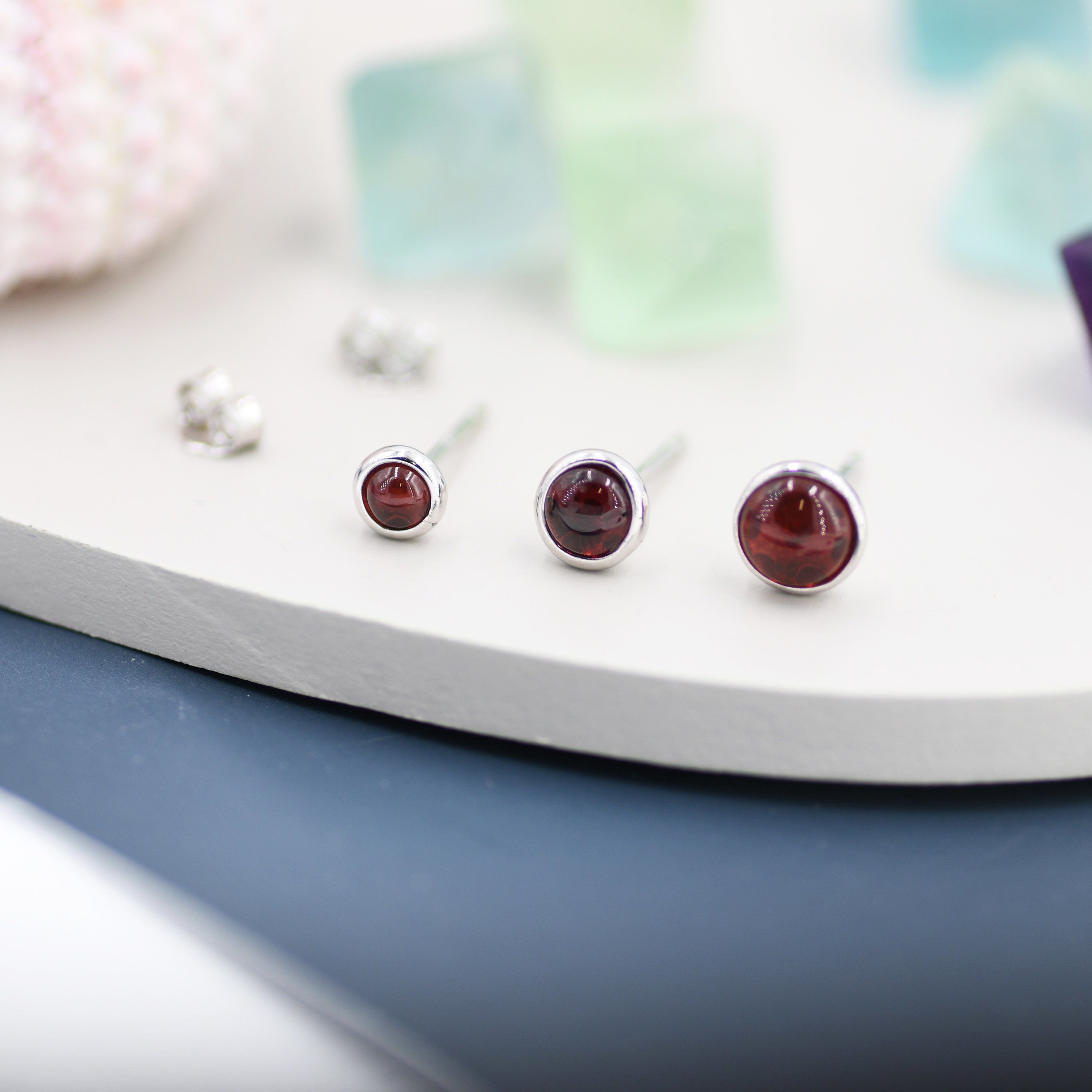 Orecchini pendenti in argento con quarzo granato rosso