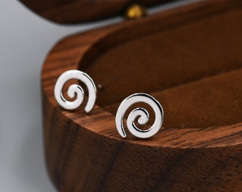 Spiralförmige Koru-Ohrstecker aus Sterlingsilber – Infinity-Swirl-Ohrringe – neuseeländische Māori-Kunst-Ohrstecker – Kiwi-Kreis