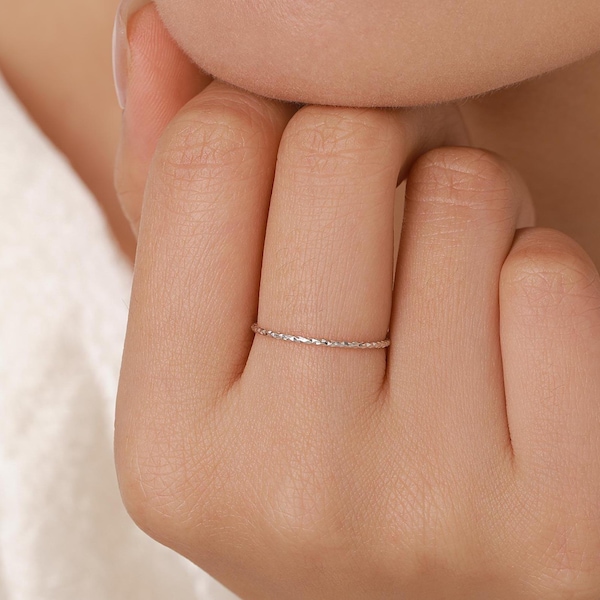 Extra Fine Hammered Ring in Sterling Silver, Extra Skinny Stacking Rings, US 5 6 7 Sized Delicate Rings