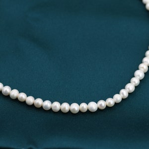 Genuine Freshwater Pearl Necklace in Sterling Silver, Slightly Irregular Shape Round Fresh Water Pearl Necklace, Men or Women, Unisex zdjęcie 3