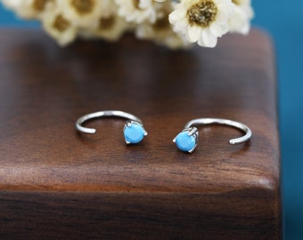 Orecchini Huggie in vetro di mare color acquamarina: cerchietti con chiusura a leva in argento sterling - Italia