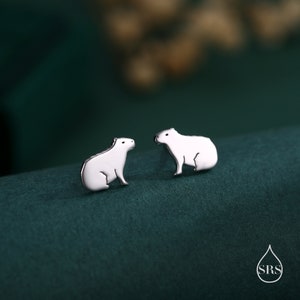 Pendientes de capibara sentado en plata de ley - Plata, oro u oro rosa - Pendientes de animales adorables - Animal del Pantanal - Divertidos y extravagantes
