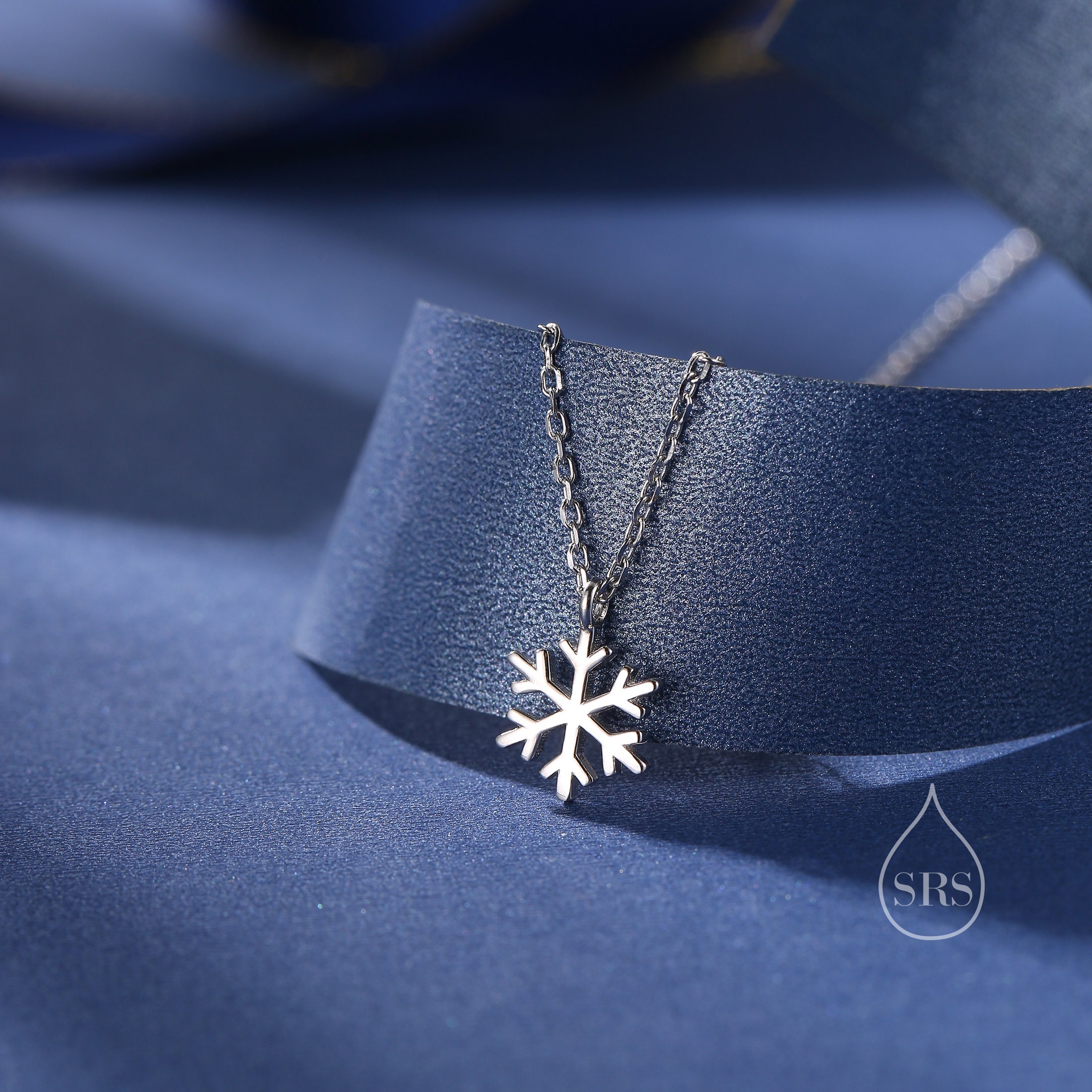 Collana con ciondolo a forma di fiocco di neve in argento sterling 925