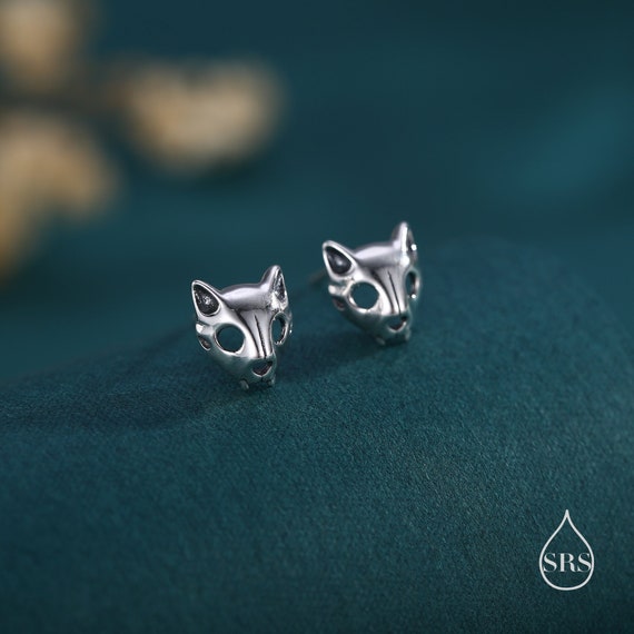 Piccoli orecchini pendenti a testa di gatto sterling wire
