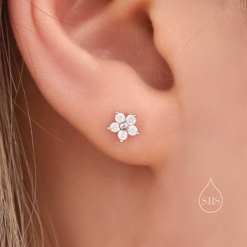 Asymmetrische Vergissmeinnicht Blumenstrauß CZ Ohrstecker in Sterling Silber, Silber, Gold oder Roségold, Mismatched CZ Blumen Ohrstecker Bild 2