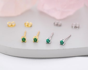 Très petites puces d'oreilles en argent sterling CZ vert émeraude, Pierre de naissance de mai 2 mm, Boucles d'oreilles CZ en argent ou en or, Boucles d'oreilles superposables