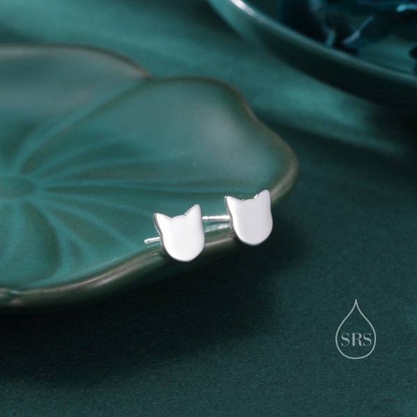 Pendientes minimalistas con cara de gato en plata de ley, plata, oro u oro rosa. Pendientes minimalistas con cara de gato.