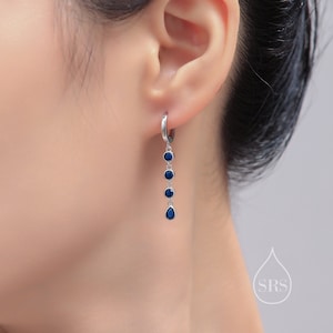 Boucles d'oreilles Huggie bleu saphir en argent sterling, argent ou or, boucles d'oreilles pendantes CZ, créoles géométriques