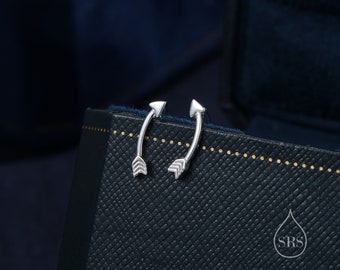 Pendientes minimalistas de orugas de flecha curvada en plata de ley, plata u oro u oro rosa, geométricos minimalistas, escaladores de orejas de punta de flecha