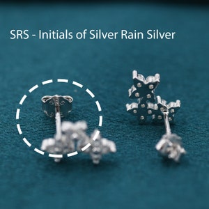 Asymmetrische Vergissmeinnicht Blumenstrauß CZ Ohrstecker in Sterling Silber, Silber, Gold oder Roségold, Mismatched CZ Blumen Ohrstecker Bild 8