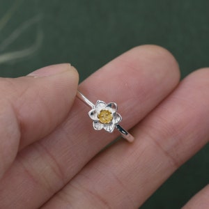 Sterling Silver Daffodil Flower Ring, Adjustable Size, Daffodil Ring ring, Silver and Gold Flower Ring, Dainty and Delicate image 4