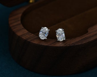 Pendientes de diamantes Moissanite de 1 qt en plata de ley, pendientes de talla ovalada, 4x6 mm, juego de cuatro puntas, pendientes de moissanita ovalados