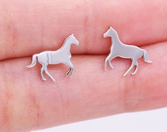 Pequeños pendientes de caballo al galope en plata de ley, lindo animal divertido, regalo de joyería para ella, amante de los animales, inspirado en la naturaleza