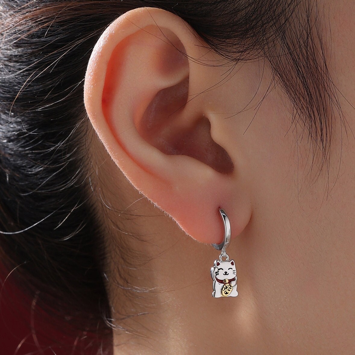 Super Cute Japanese Maneki-neko Cat Huggie Earrings in