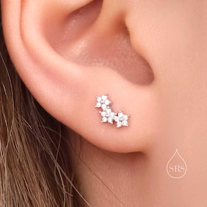 Pendientes de botón con forma de ramo de flores de nomeolvides en plata de ley, plata, oro u oro rosa. Pendientes de botón con forma de flor de circonita.