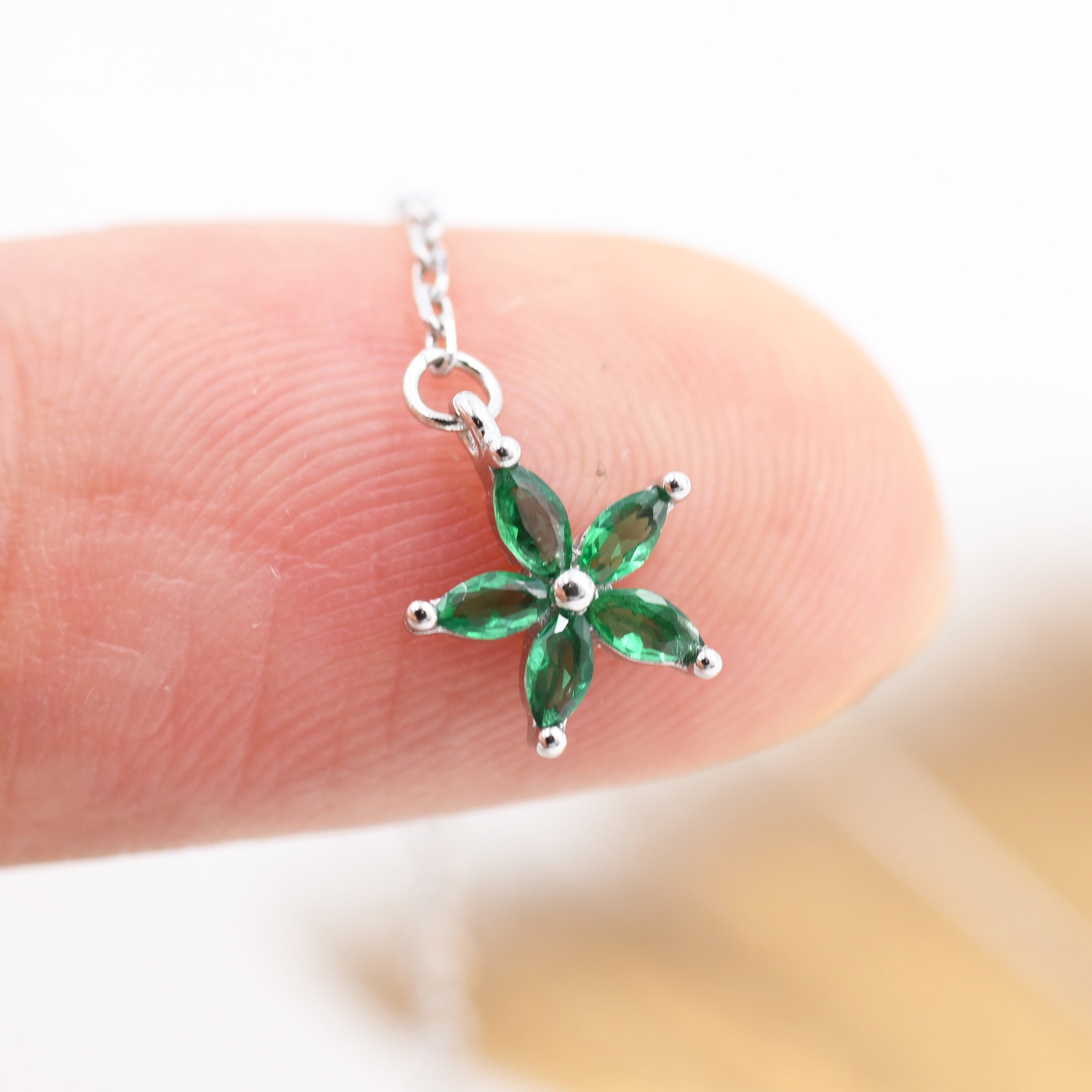 Boucles d'oreilles fleur verte en or - Monte Cristo