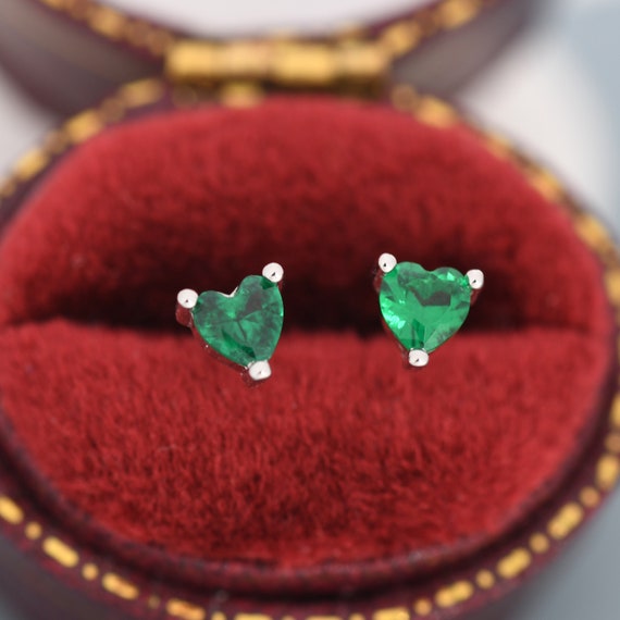 Orecchini A Perno In Argento 925 Con Ciondolo A Forma Di Cuore - 5 Mm, Triangolari - Con Chiusura A Farfalla E Gommini