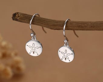 Orecchini pendenti Sand Dollar in argento sterling