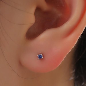 Extra kleine 2 mm saffierblauwe zirkonia-oorknopjes in sterlingzilver, zilver of goud, nauwelijks zichtbare oorbellen, 2 mm blauwe oorbellen