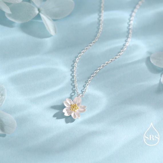 Ciondolo a forma di fiore fatto a mano in argento sterling 925 con
