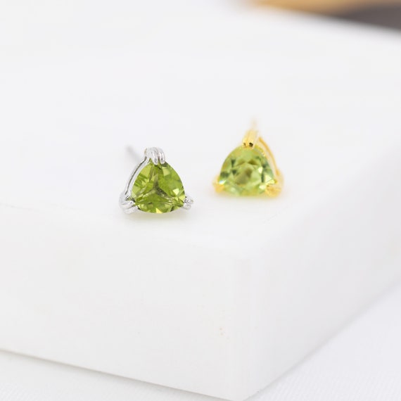 Sterling Silver Natural Peridot Stud Earrings, 4mm Prong Set, Genuine  Peridot Gemstone Stud, Minimalist Style, August Birthstone - Etsy Sweden