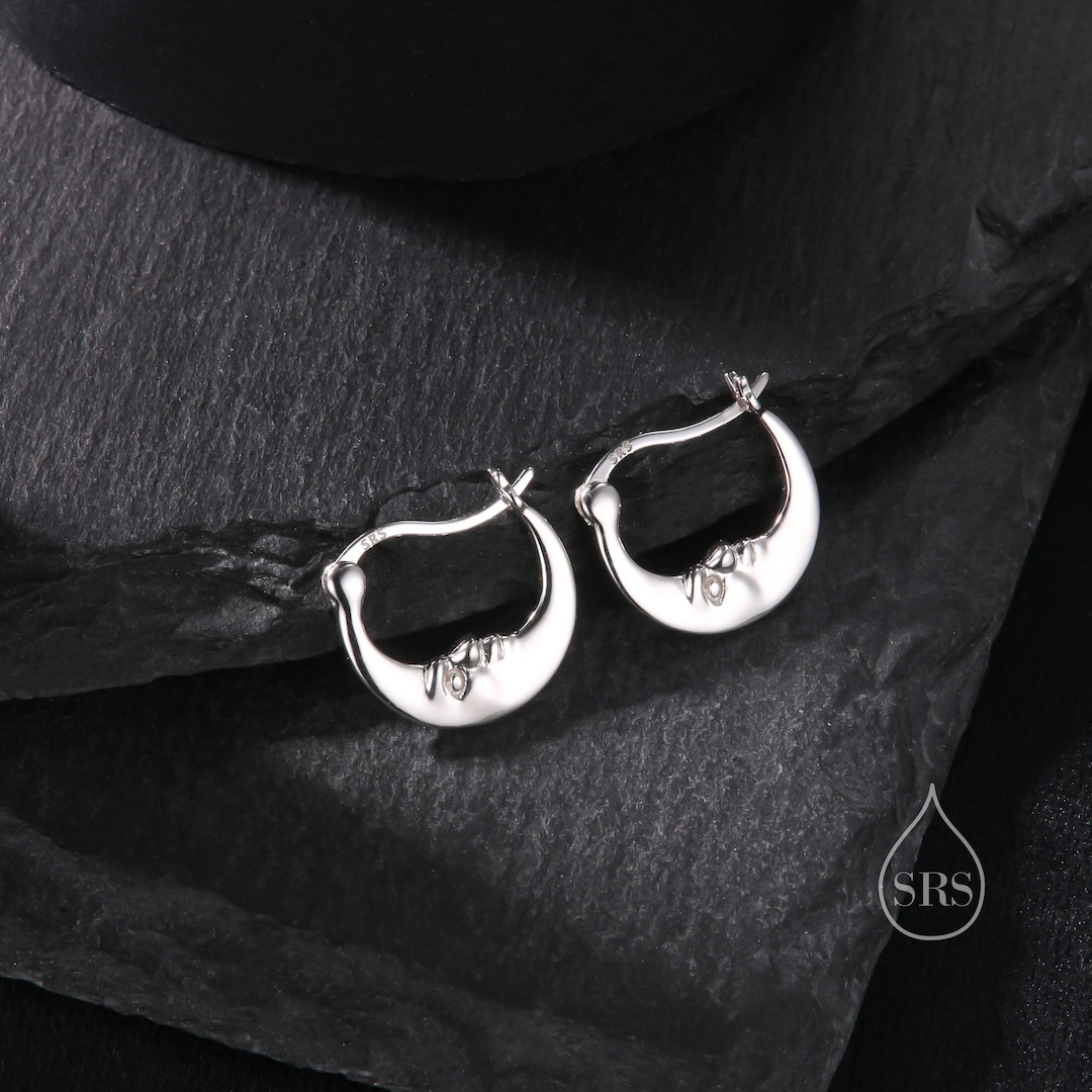 Crescent Moon Huggie Hoop in Sterling Silver, Silver or Gold, Moon Hoop Earrings, Celestial Jewellery - Etsy Japan