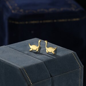 Pendientes de plata de ley con forma de dinosaurio plesiosaurio, en plata, oro u oro rosa, con el monstruo del lago Ness y Nessie. imagen 4