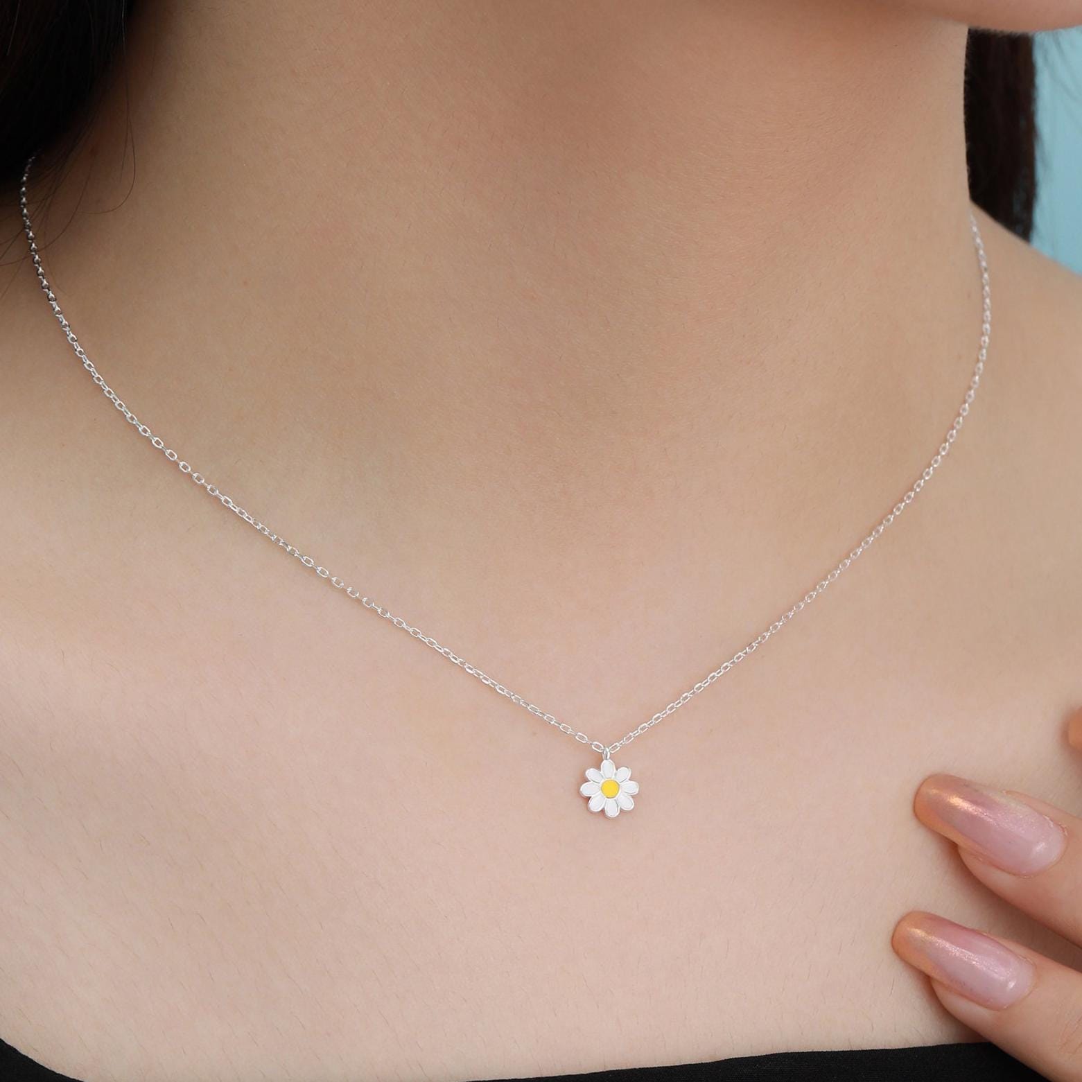 Collana con pendente a forma di fiore margherita carino in