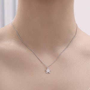 Collar con colgante de estrella minimalista en plata de ley, plata, oro u oro rosa, collar de estrella pequeña