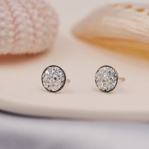 Sterling Silver Silver Druzy Stud Earrings， 8mm Coin Earrings, Sparkly and Pretty - Silver Sparkly Earrings