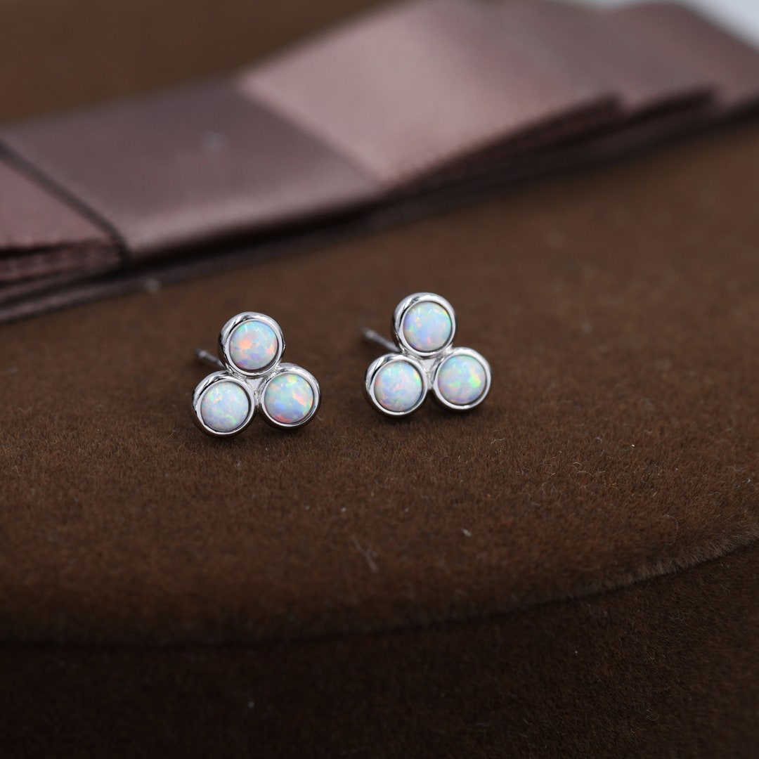送税込【AMY O】Tiny Trio Flat Back Stud White Opal☆Single☆ Tiny Opal Flat Back Threaded Screw-on Earrings for Cartilage