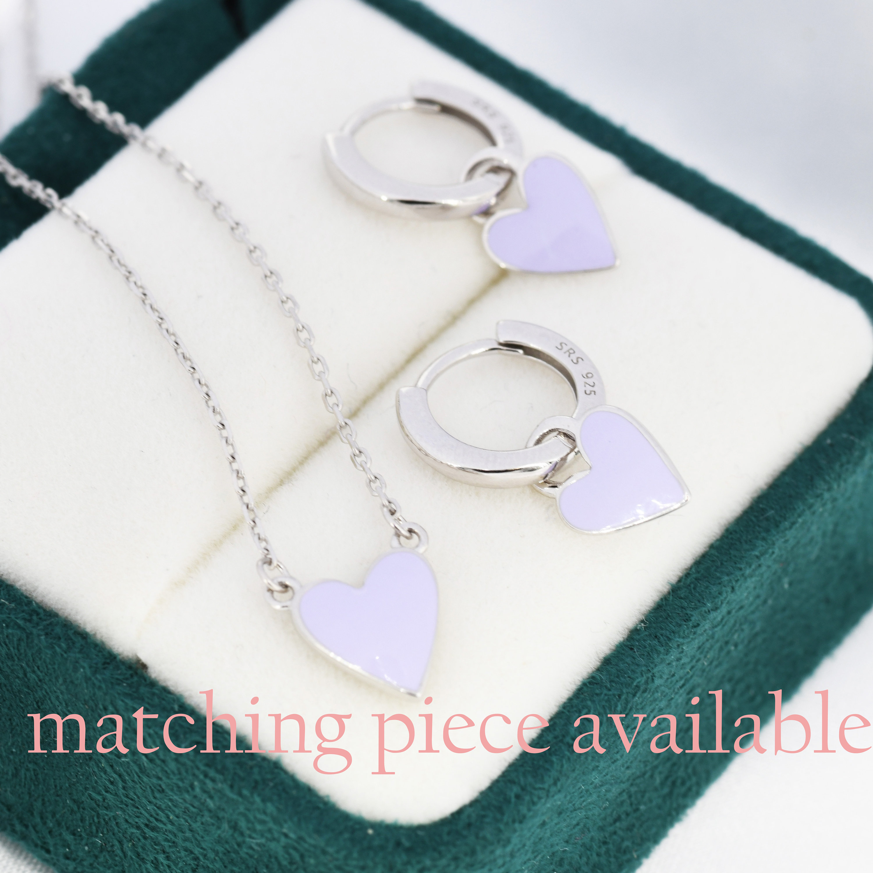 Collier Avec Pendentif Cœur Violet En Acier Argenté - Longueur 41-45 Cm, Neuf Avec étiquettes