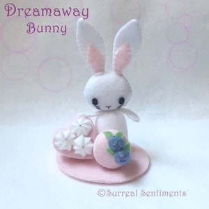 Coeur lapin blanc poupée coton lapin fantaisiste étagère gardienne coeur gâteau baies macaron mignon animal miniature dessert lapin objets de collection mignon