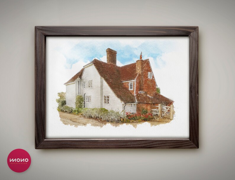 Op de afbeelding: Een aquarel van een wit en rood bakstenen huis met een bruin dak. Het huis is omgeven door groene struiken en bloemen. Het schilderij is ingelijst in een donkerbruin frame.